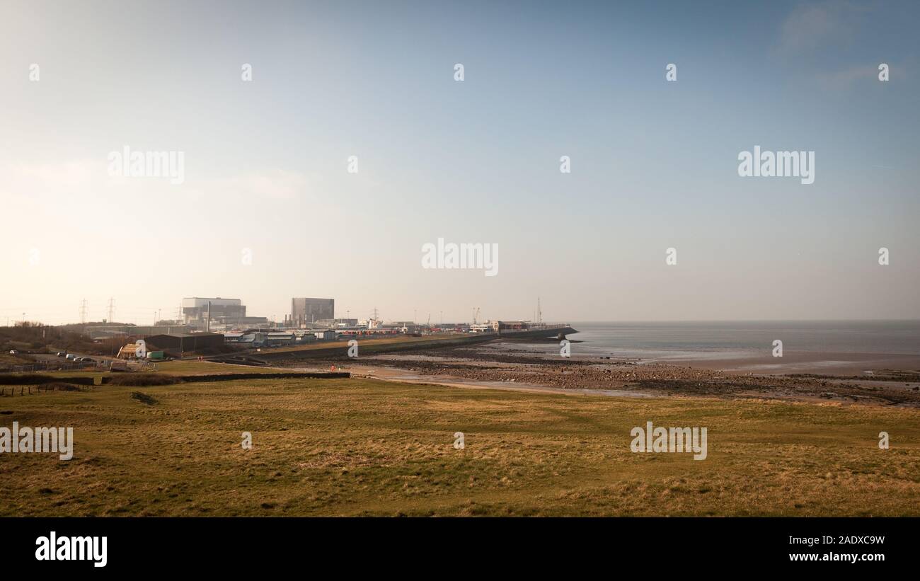 Eine Weitwinkelansicht Heysham 1 und 2 Kernkraftwerke im Nordwesten von England. Stockfoto