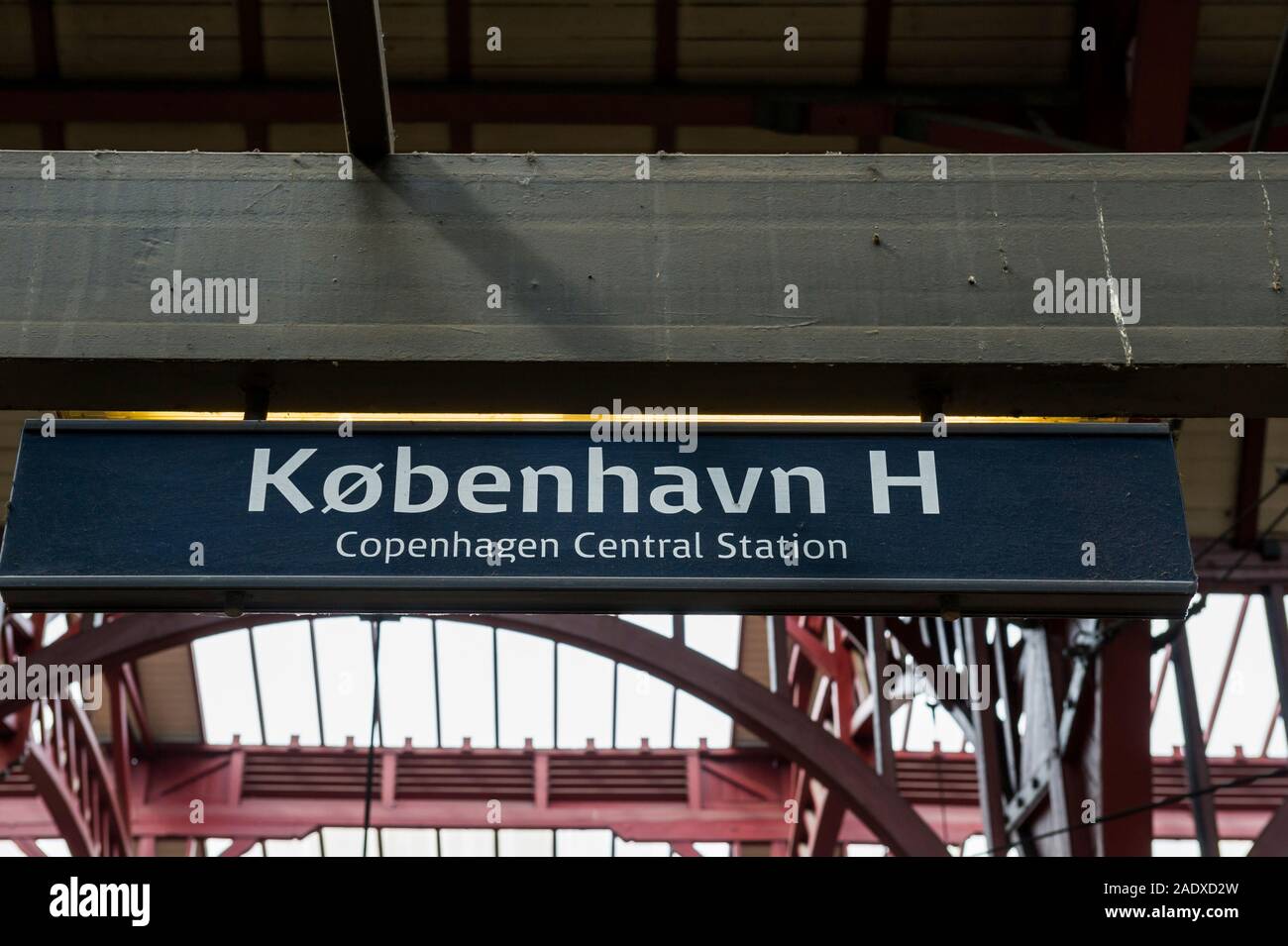Ein signage am Hauptbahnhof von Kopenhagen, Kopenhagen, Dänemark Stockfoto