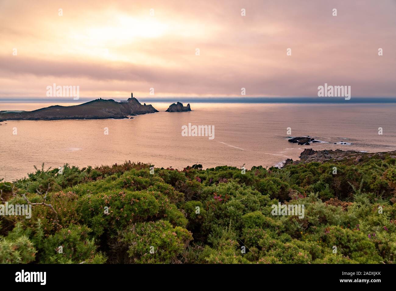 Cape Leuchtturm, Cabo Vilan Vilano, in Galicien bei Sonnenuntergang, Spanien Stockfoto