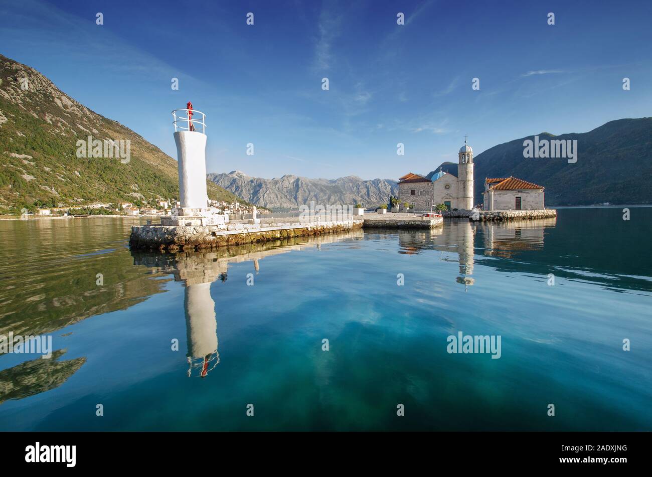 Die Kirche 'Unsere Frau der Felsen', die Insel, Kotor Bay Stockfoto