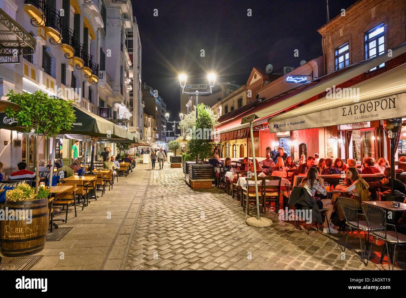Die Bars und Restaurants im beliebten Stadtteil Ladadika von Thessaloniki Mazedonien, Nordgriechenland Stockfoto