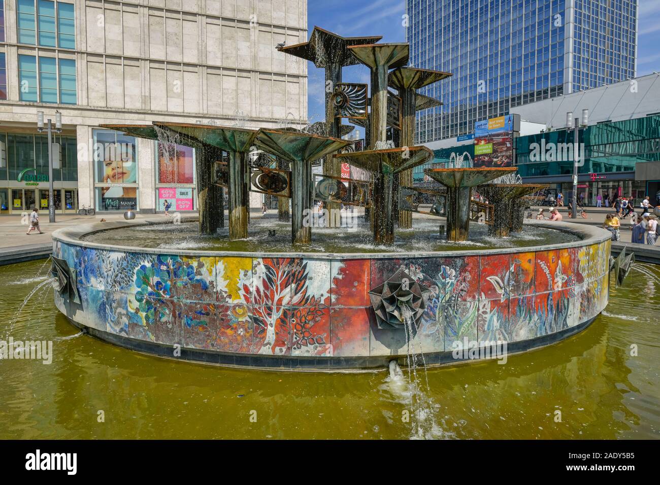 Brunnen der Völkerfreundschaft, Alexanderplatz, Mitte, Berlin, Deutschland Stockfoto