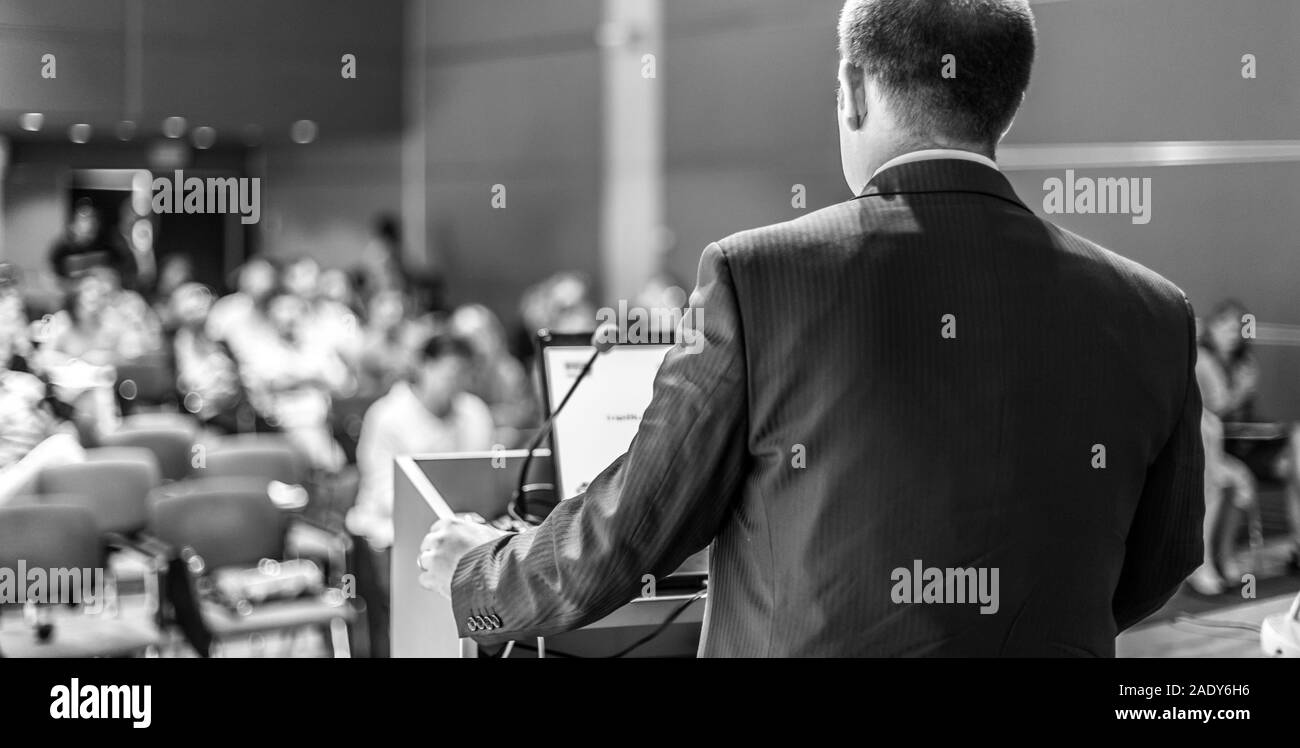 Öffentlicher Redner, Vortrag auf der Veranstaltung. Stockfoto