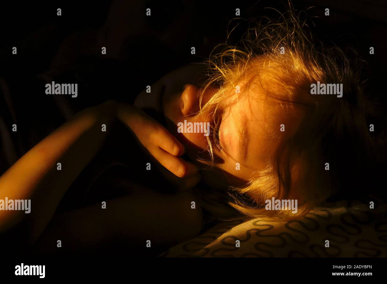 Golden Girl III, das Spiel mit Schatten und Licht Stockfoto