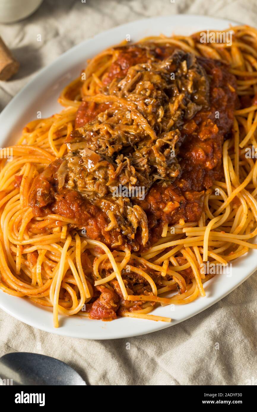 Hausgemachte zog Schweinefleisch Grillen Spaghetti mit Fleischsauce Stockfoto