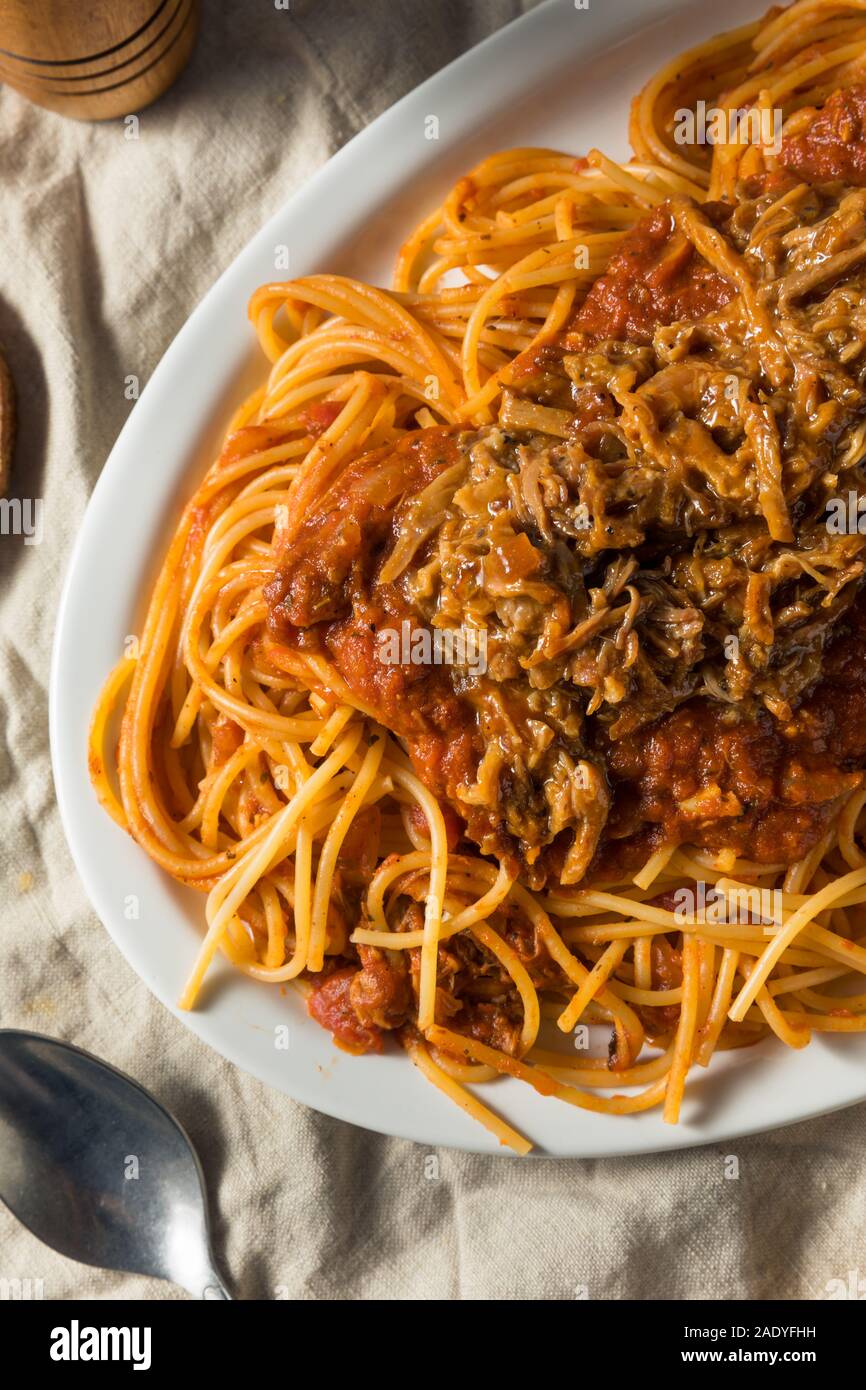 Hausgemachte zog Schweinefleisch Grillen Spaghetti mit Fleischsauce Stockfoto