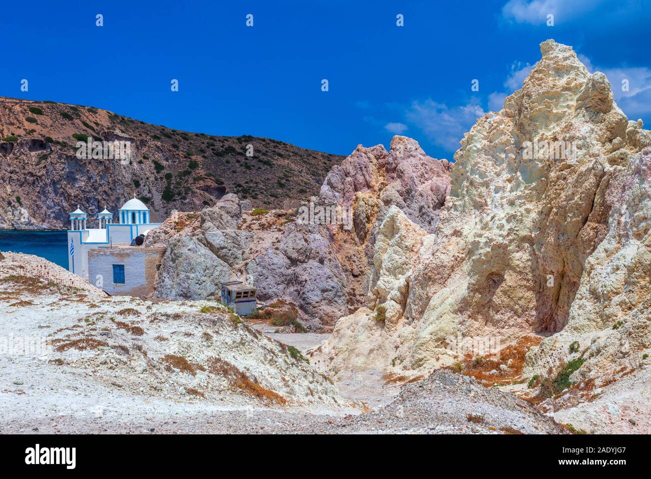 Küste der Insel Milos. Kykladen-Inseln, Griechenland. Stockfoto