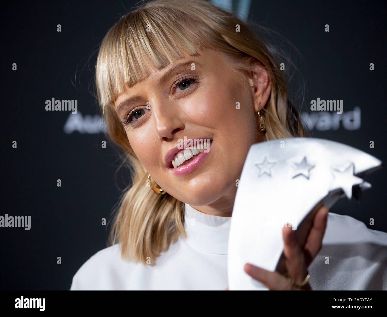 LEA (Lea-Marie BECKER), Sänger und Preisträger, AûAudi Generation Award, Kategorie "Musik National". AUDI GENERATION AWARD 2019, am 04.12.2019 in München/HOTELBAYERISCHERHOF/Deutschland. € | Nutzung weltweit Stockfoto