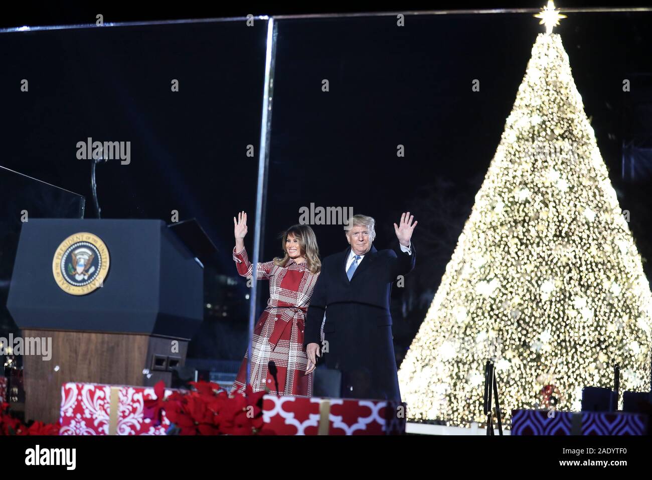 Präsident Donald Trump und First Lady Melania Trump besuchen die 97. jährliche National Christmas Tree Lighting Zeremonie an der Ellipse im President's Park in der Nähe des Weissen Hauses in Washington, DC am 5. Dezember 2019. (Foto von Oliver Contreras/SIPA USA) Stockfoto