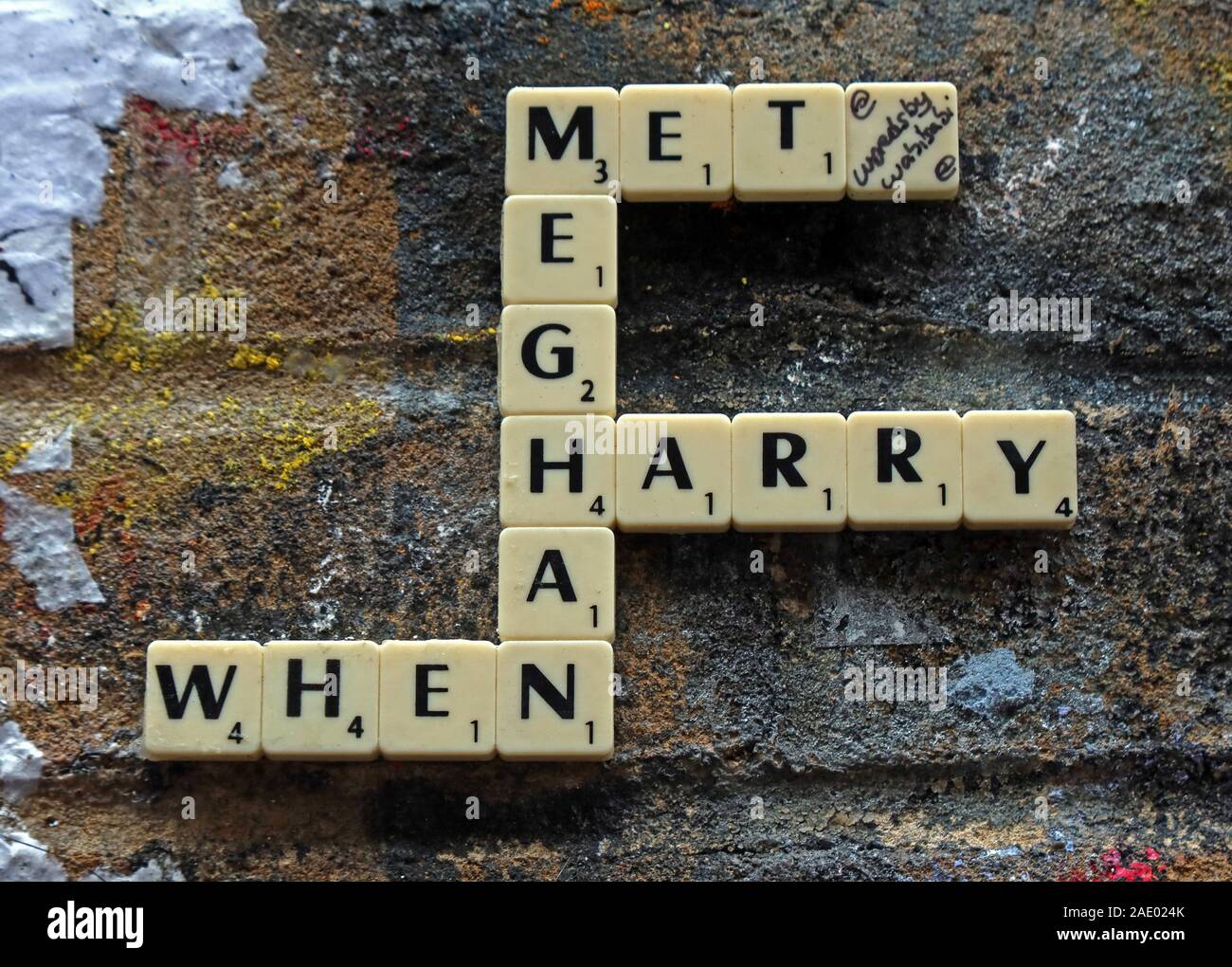 Als Meghan Harry, Brick Lane, East End, London E1, in Scrabble Letters traf, StreetArt Words von Wabi Sabi Stockfoto