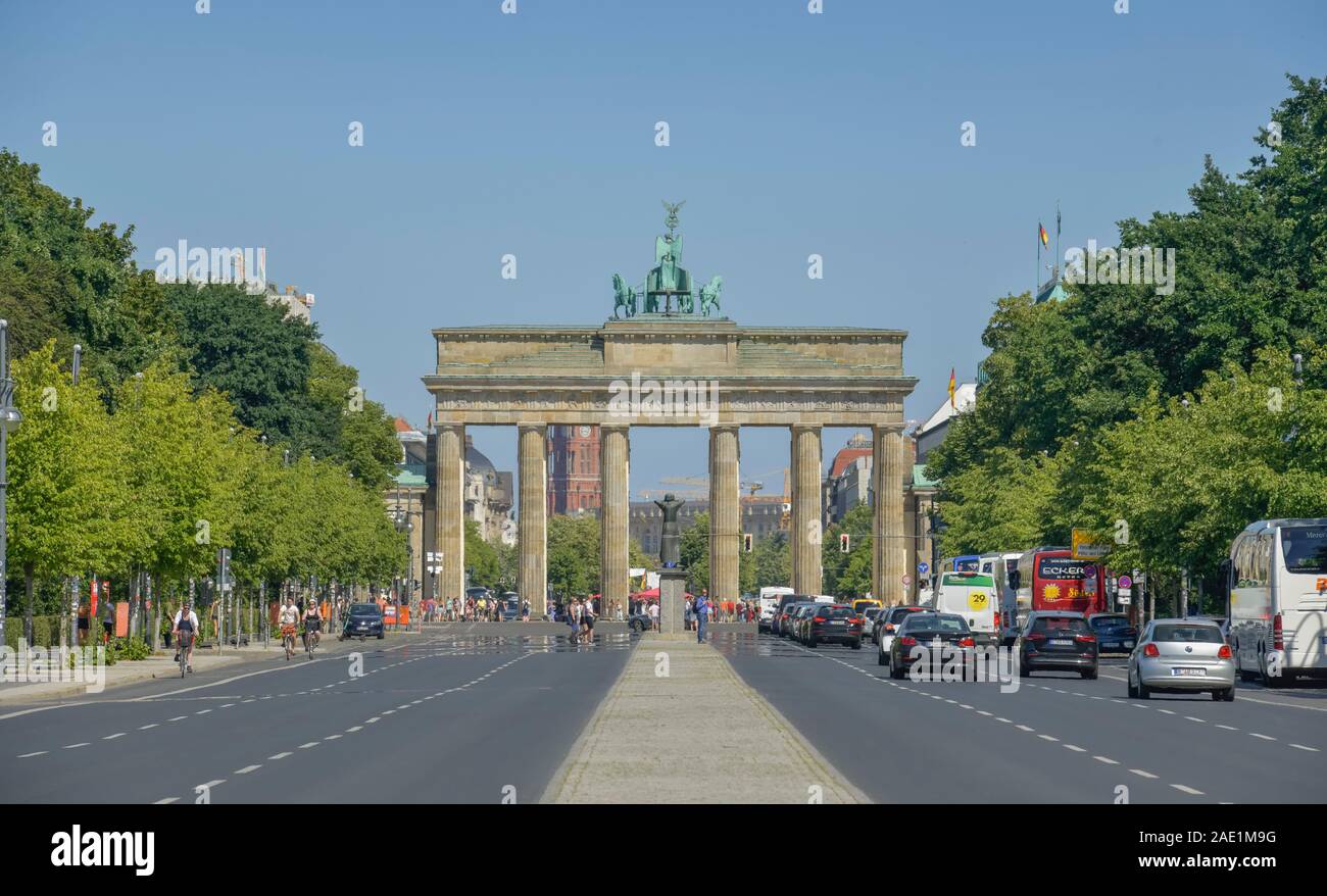 Brandenburger Tor, Straße des 17. Juni, Platz des 18. März, Mitte, Berlin, Deutschland Stockfoto