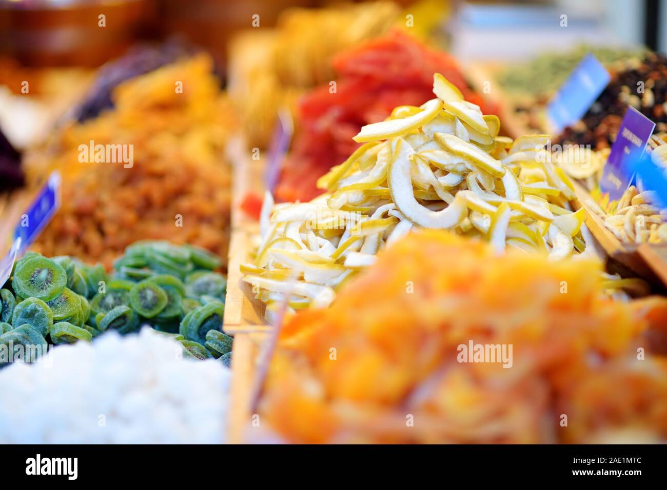 Verschiedene getrocknete Früchte auf ein Bauernmarkt während der traditionellen litauischen Spring Fair in Vilnius, Litauen Stockfoto
