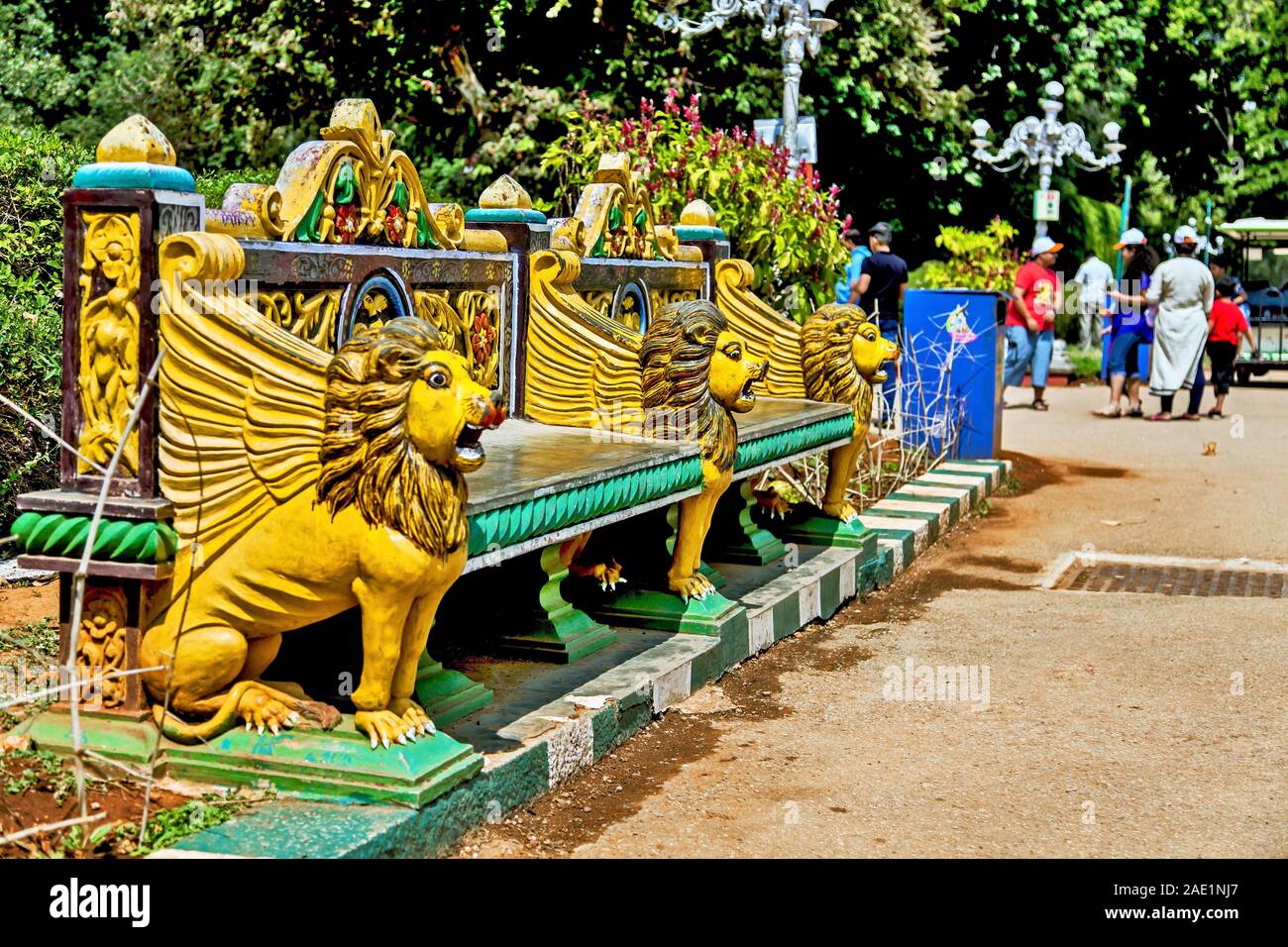 Leere Lion Bänke, Lalbagh Botanical Garden, Bangalore, Bangalore, Karnataka, Indien, Asien Stockfoto