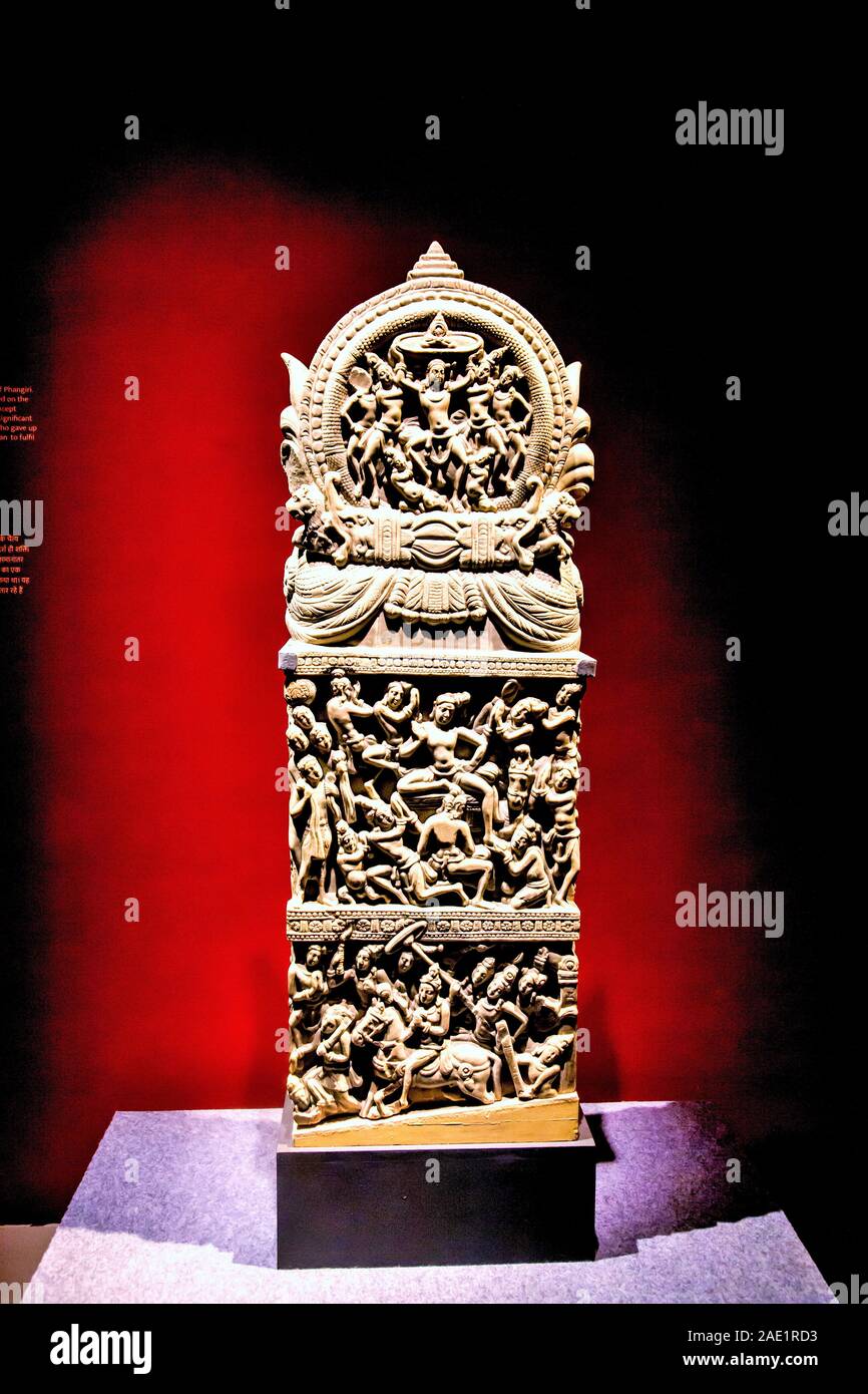 Antike Kalkstein Skulptur von Phanigiri in Telangana, "CSMVS Museum, Mumbai, Maharashtra, Indien, Asien Stockfoto