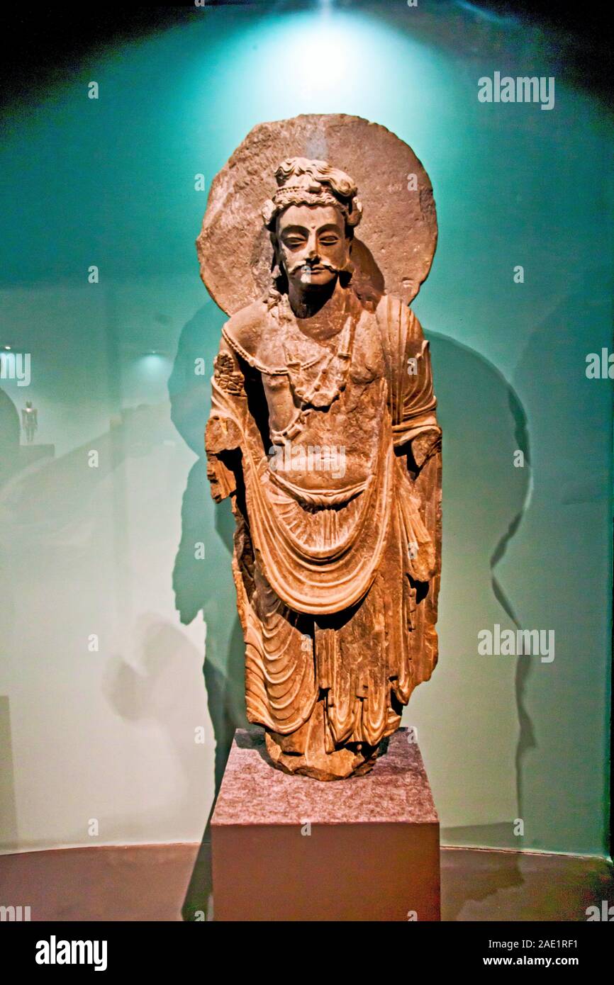 Antike Skulptur von Bodhisattva Maitreya aus Afghanistan, "CSMVS Museum, Mumbai, Maharashtra, Indien, Asien Stockfoto