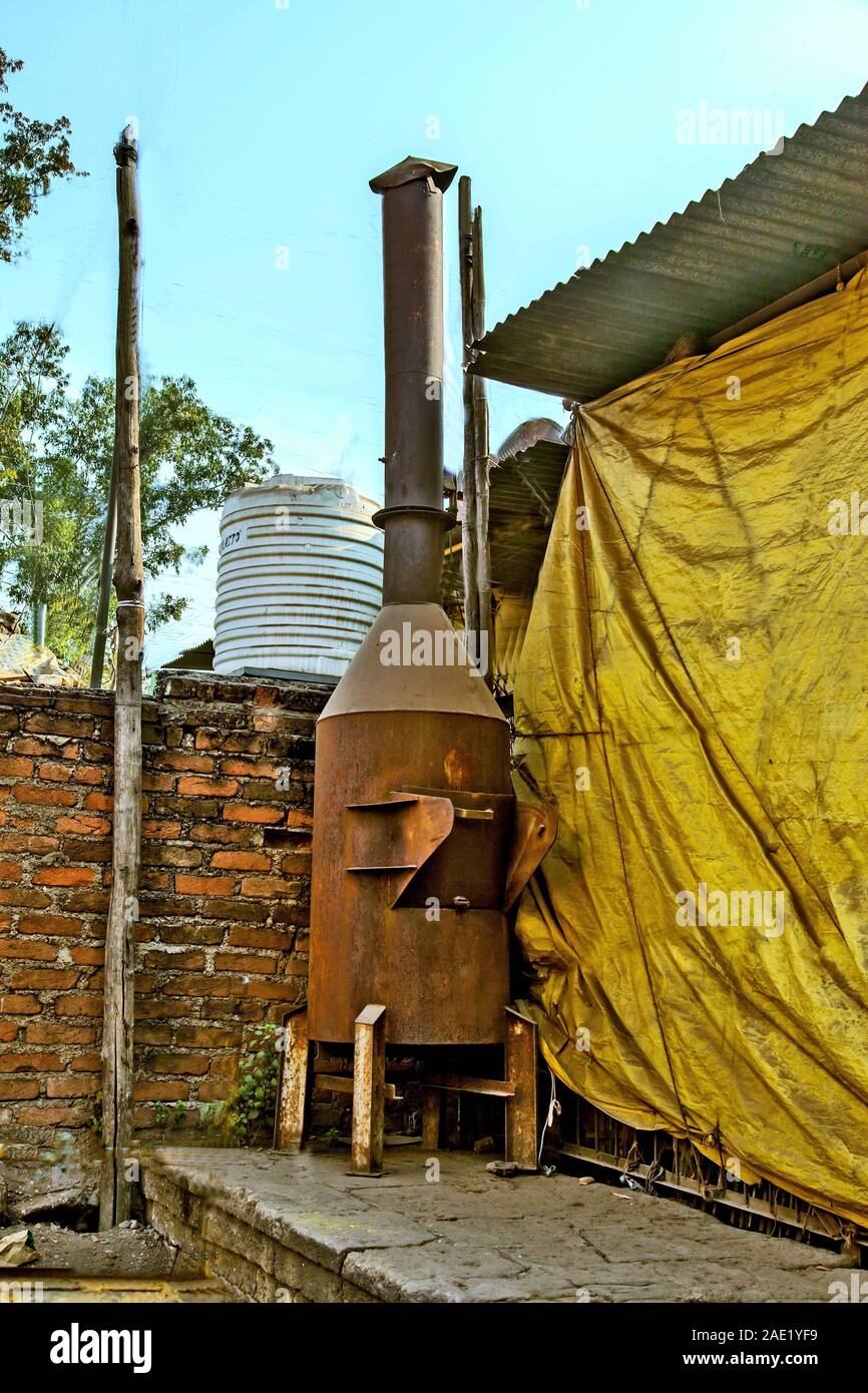 Alte wasser heizung innen Mahakali Tempel, Chandrapur, Maharashtra, Indien, Asien Stockfoto