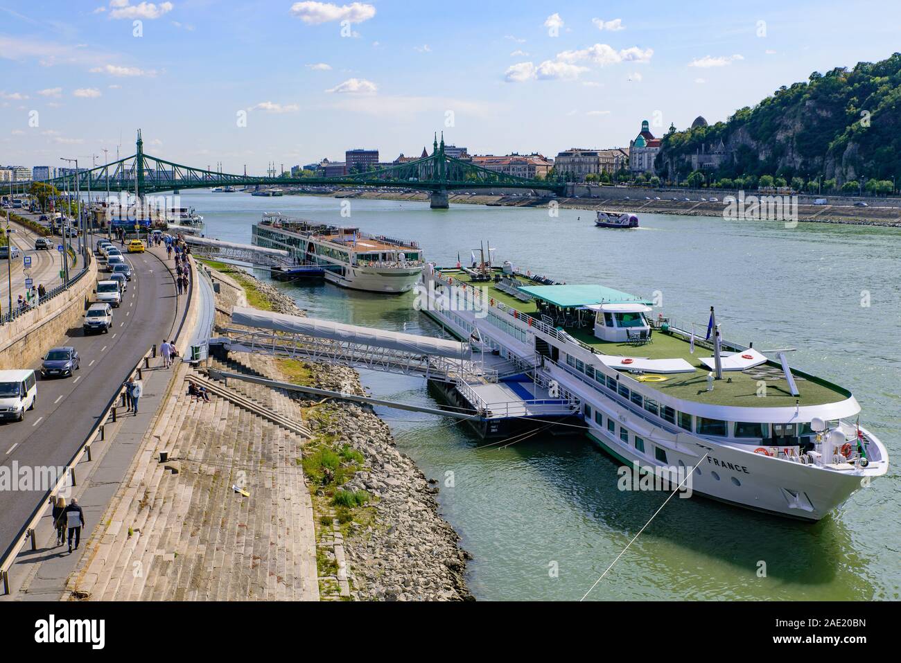 Donau Kreuzfahrten & Boot Touren in Budapest, Ungarn Stockfoto
