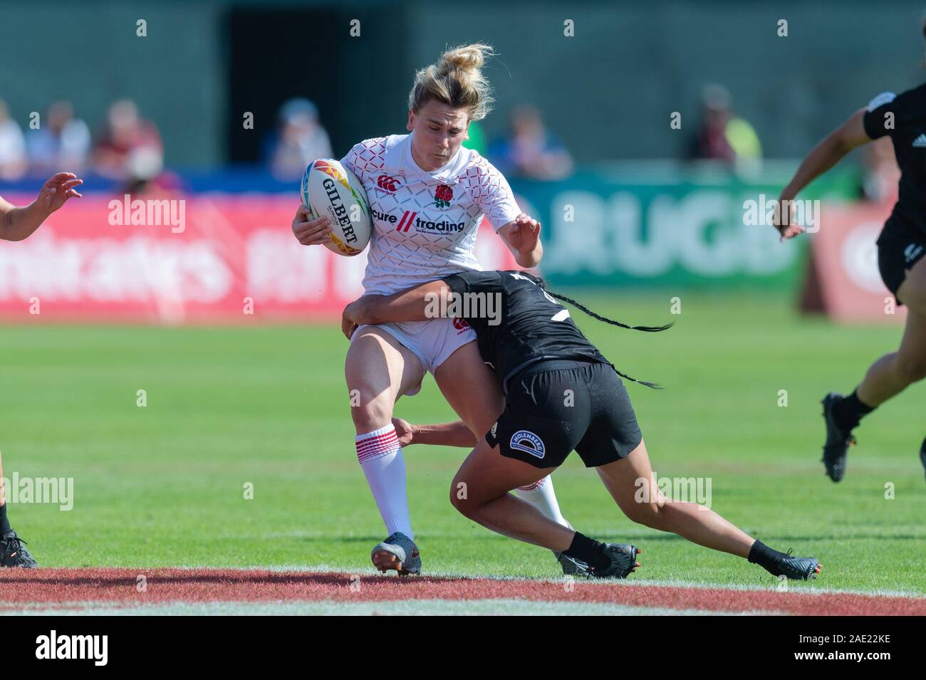 Dubai, VAE. 06 Dez, 2019. Megan Jones von England ist in das Spiel zwischen England und Neuseeland Frauen während der Tag 2 der Emirates Airline Dubai Rugby Sevens in Angriff an der Sevens-Stadion, Dubai, UAE am 6. Dezember 2019. Foto von Grant Winter. Credit: UK Sport Pics Ltd/Alamy leben Nachrichten Stockfoto