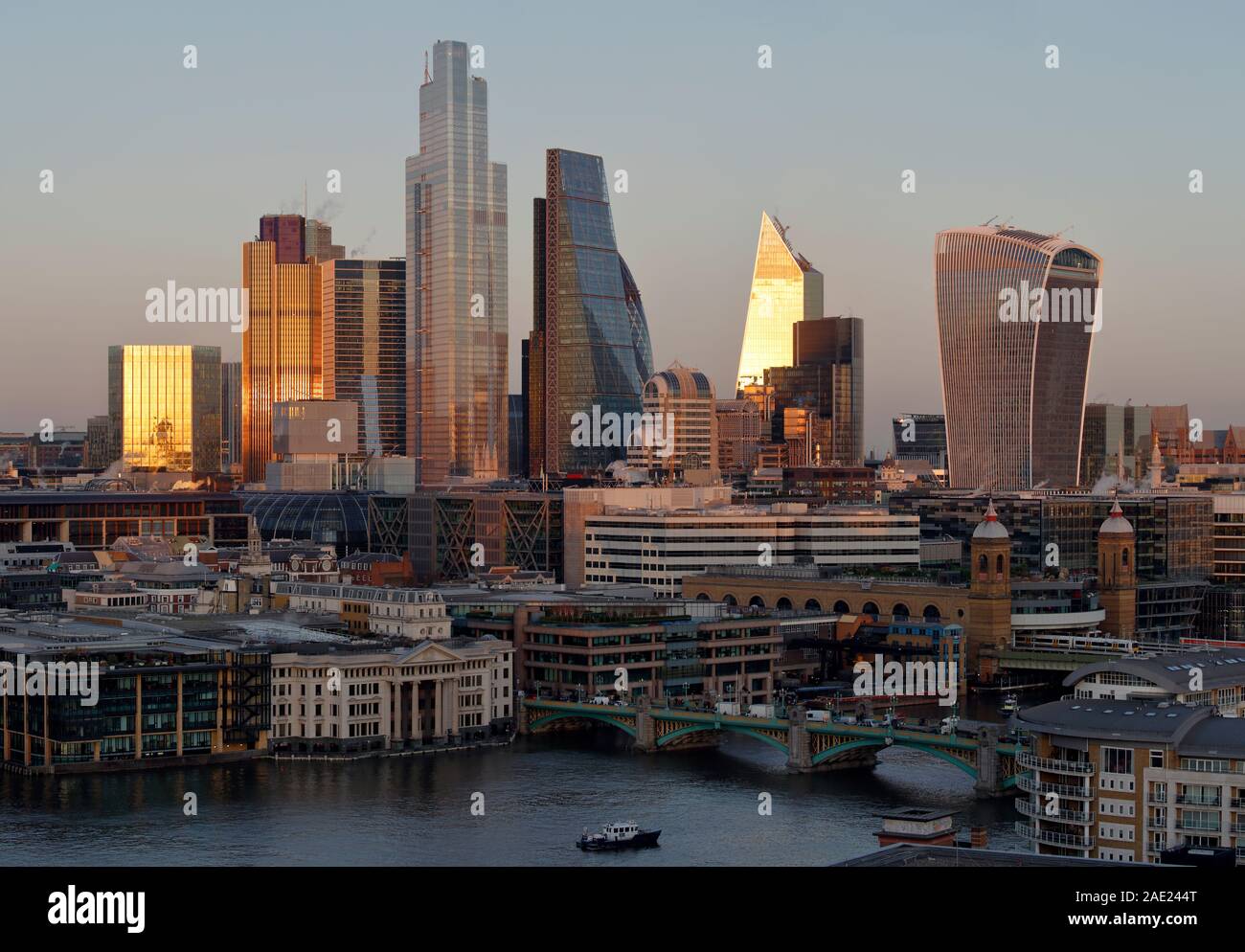 Londons neuestem Wolkenkratzer, Heron Tower, Walkie Talkie, Skalpell, Leadenhall Building, vom Blavatnik Tower in der Tate Modern Stockfoto