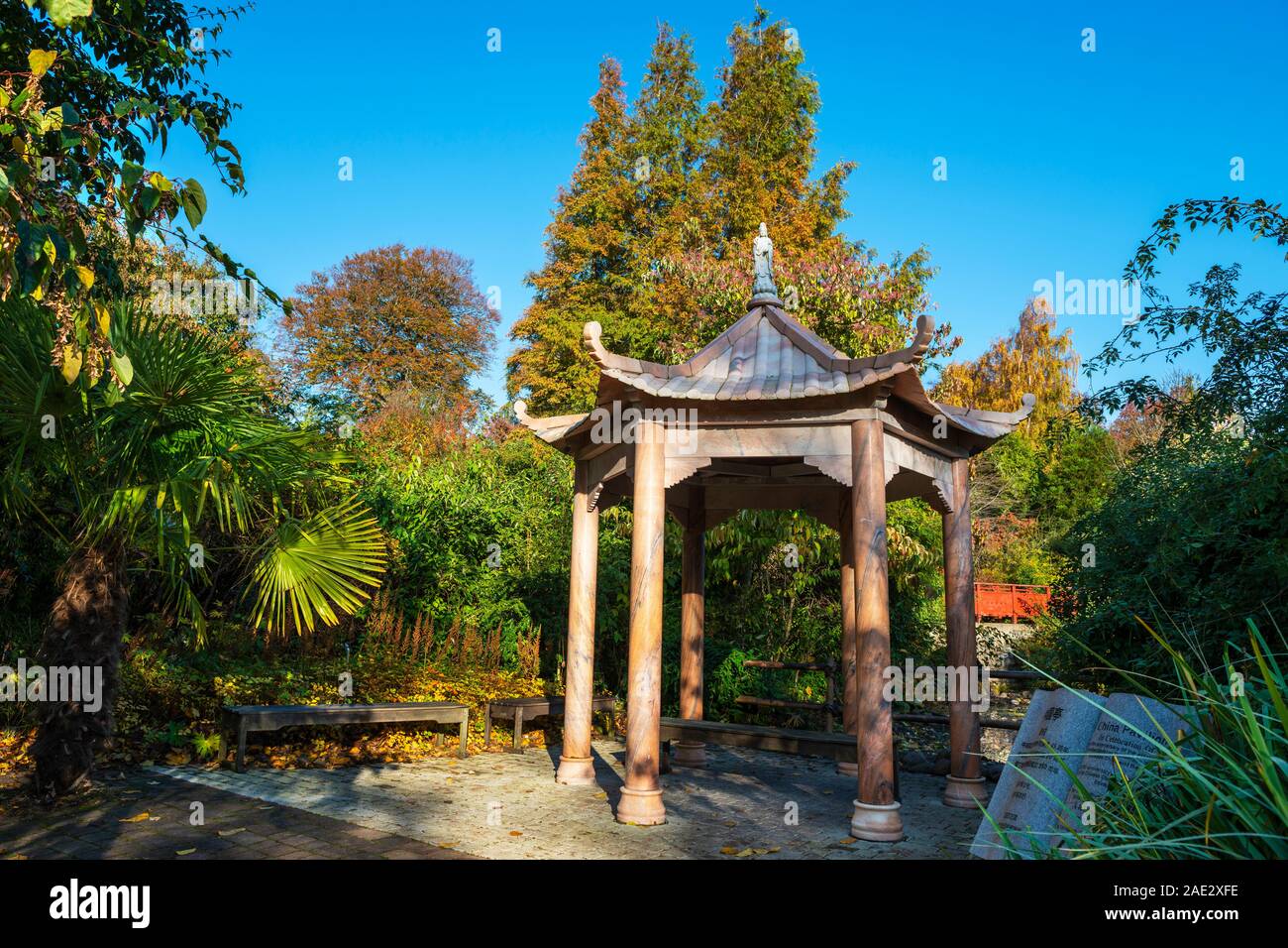 Neuen Chinesischen Pavillon (Ting) im Royal Botanic Garden, Edinburgh, Schottland, Großbritannien Stockfoto