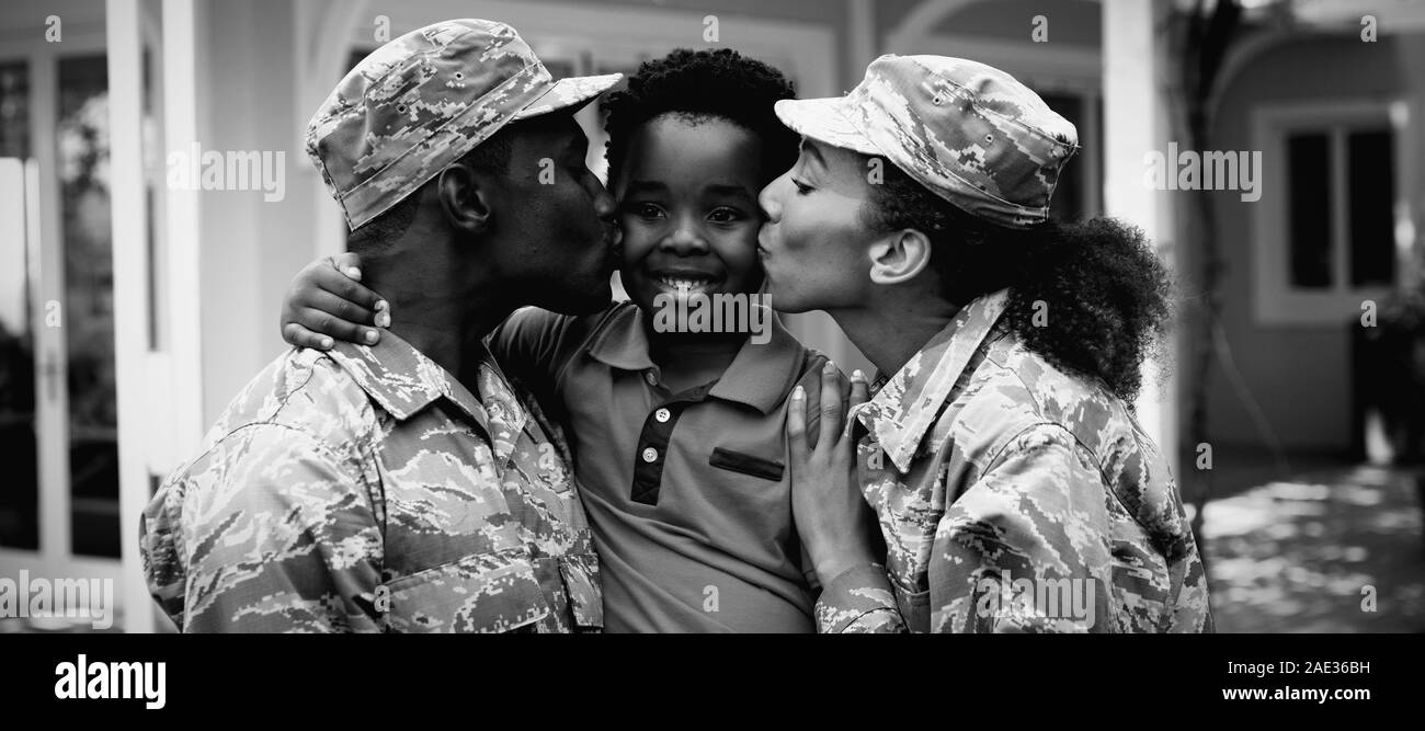 Soldat Paar und Sohn Stockfoto