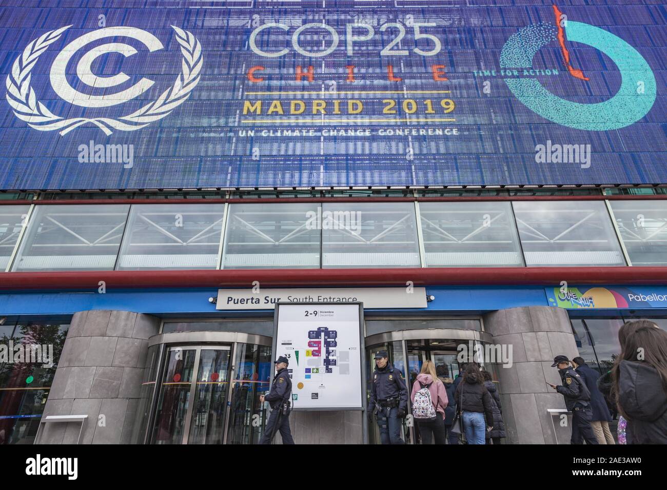 Madrid, Spanien. 6. Dezember, 2019. Eingang des COP 25 Klimagipfel in Madrid Quelle: Celestino Arce Lavin/ZUMA Draht/Alamy leben Nachrichten Stockfoto