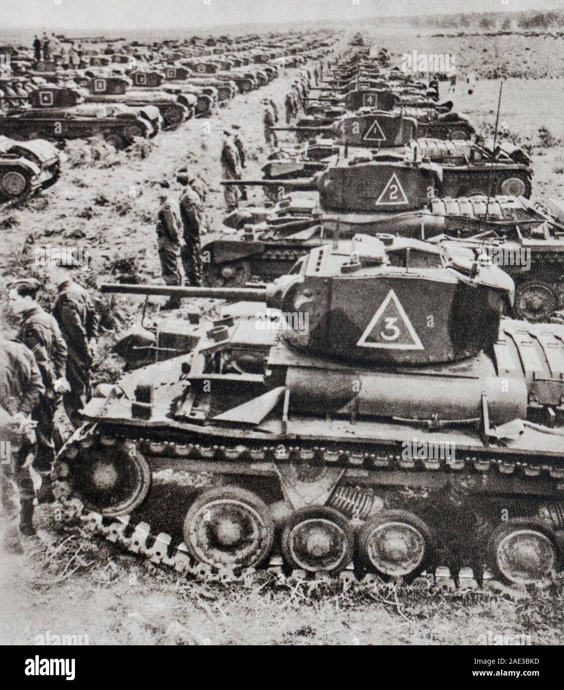 Tankrevision. Tausende von Jalousien sind ein letztes Mal geprüft, bevor Sie für die Front ab. Stockfoto