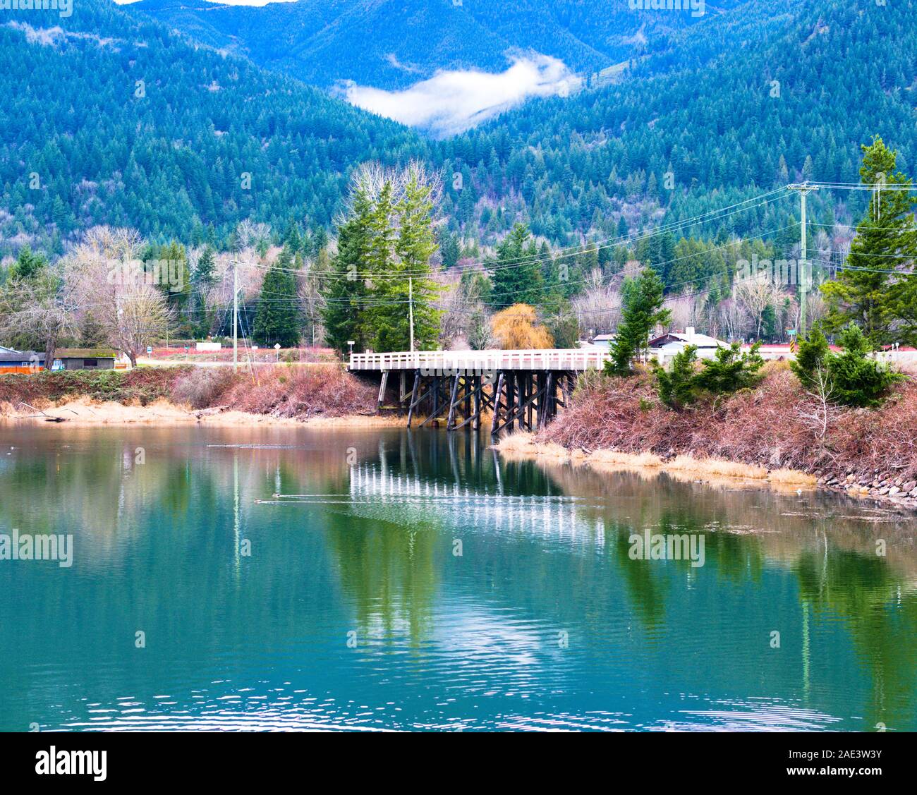 Brücke über Nicomen Slough an Deroche, British Columbia, Kanada Stockfoto