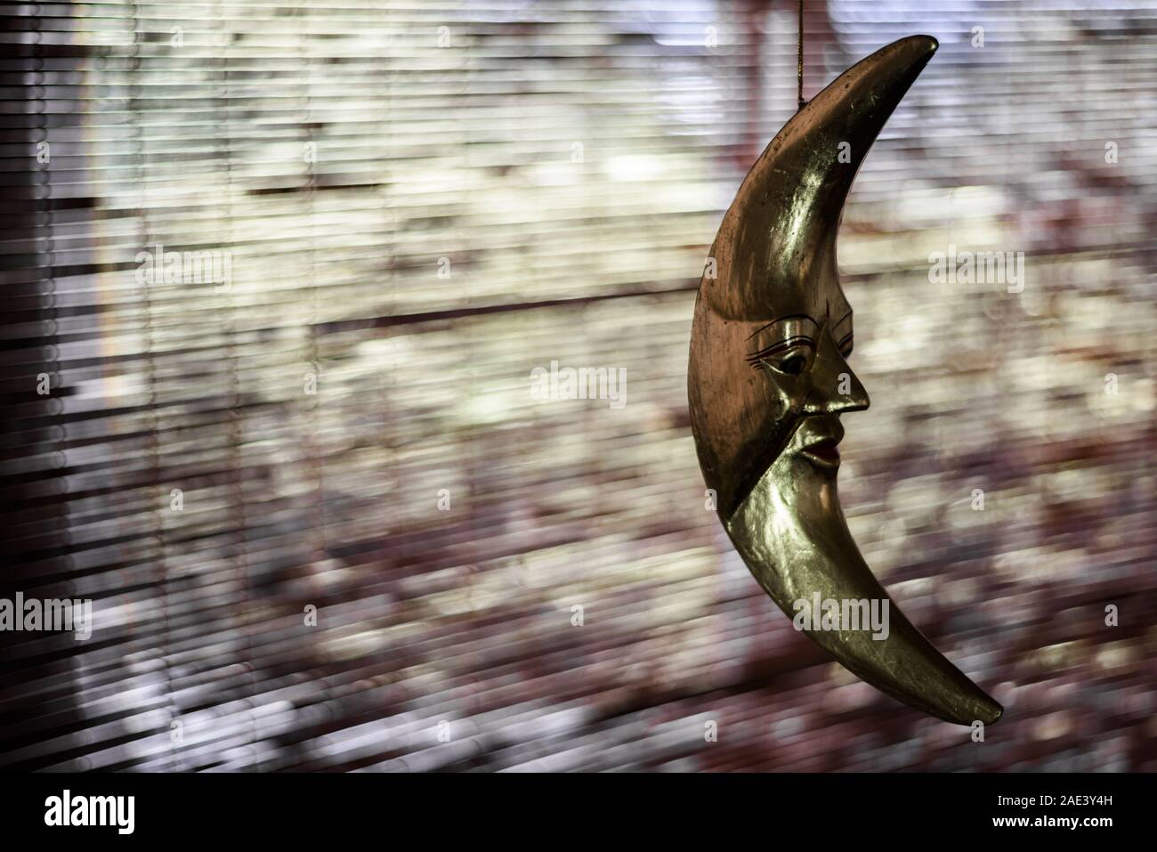 Der Mann auf dem Mond auf einem Halbmond Stil Stockfoto