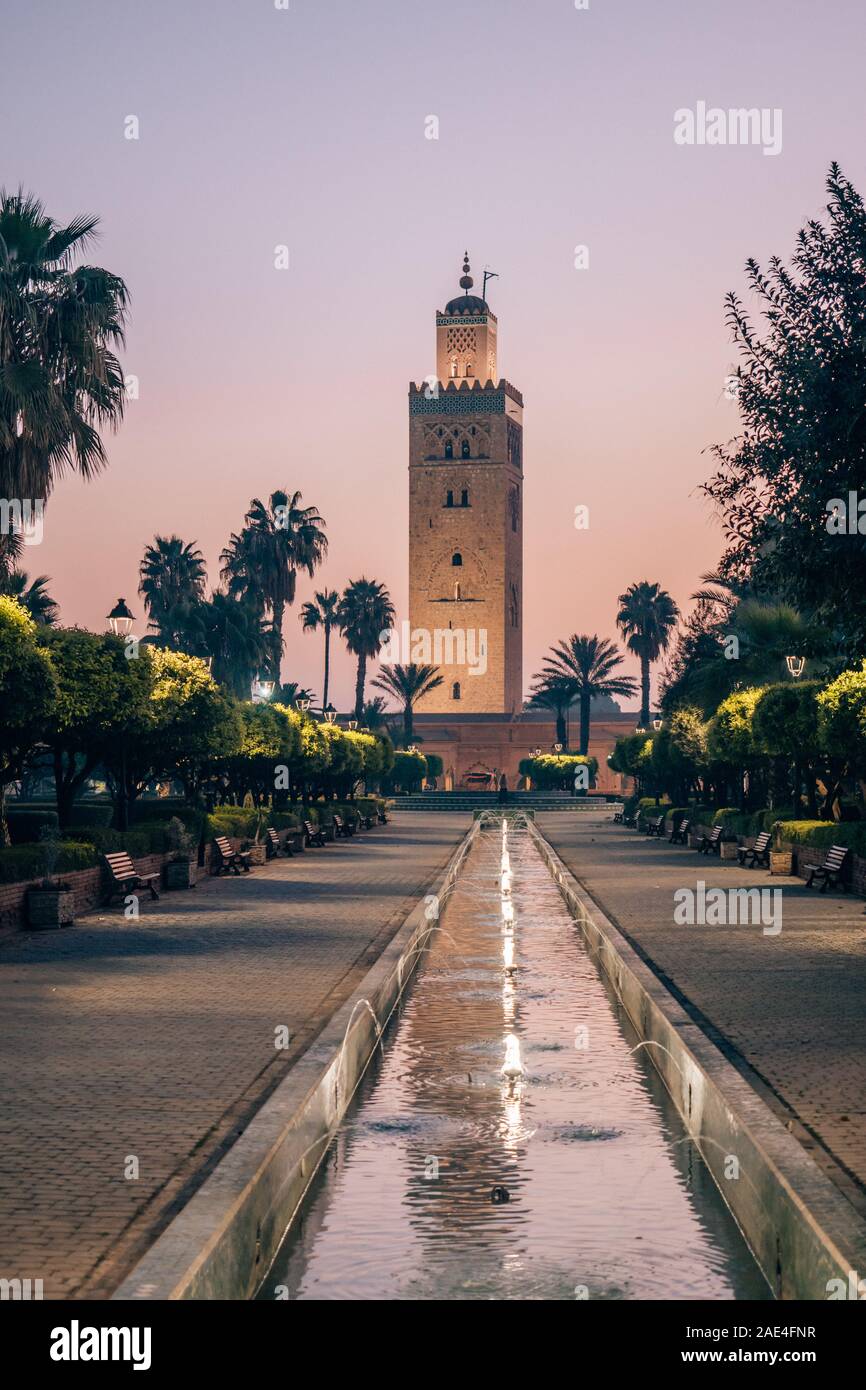 Koutoubia Moschee in Marrakesch, Marokko an einem sonnigen Nachmittag Stockfoto