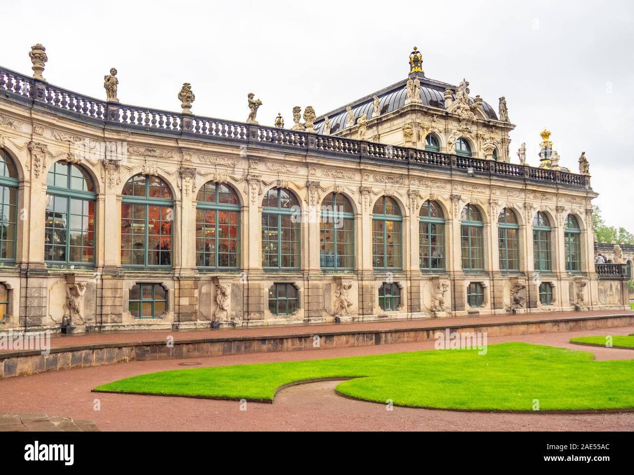 Barocke Dresdner Zwinger galerie Gehäuse die Dresdner Porzellansammlung Dresden Sachsen Deutschland. Stockfoto