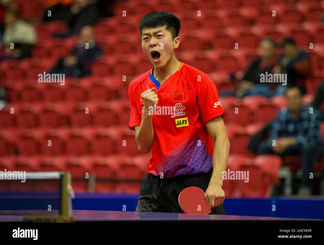 Markham, Kanada. 6. Dezember, 2019. Yuan Licen von China feiert in der ersten Runde von Singles Männer Spiel gegen Emmanuel Lebesson von Frankreich im Jahr 2019 ITTF Chanllenge Plus North American Open in Markham, Kanada, Dez. 6, 2019. Credit: Zou Zheng/Xinhua/Alamy leben Nachrichten Stockfoto