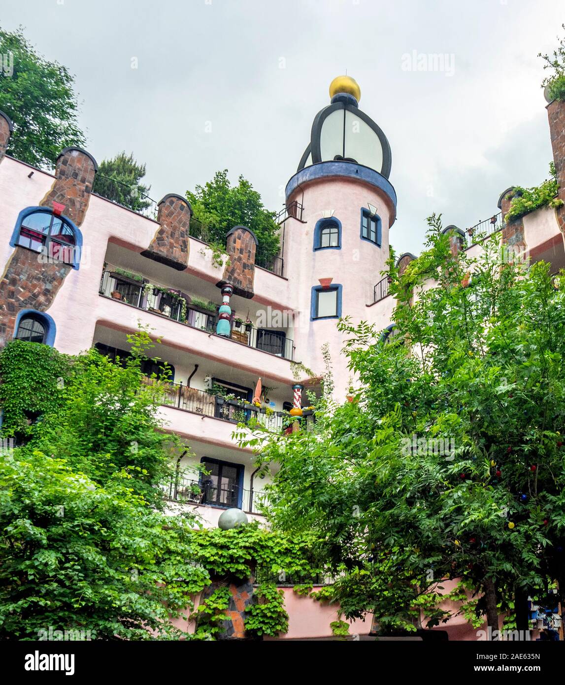 Garten im Innenhof der grünen Zitadelle Hundertwasser Altstadt Sachsen