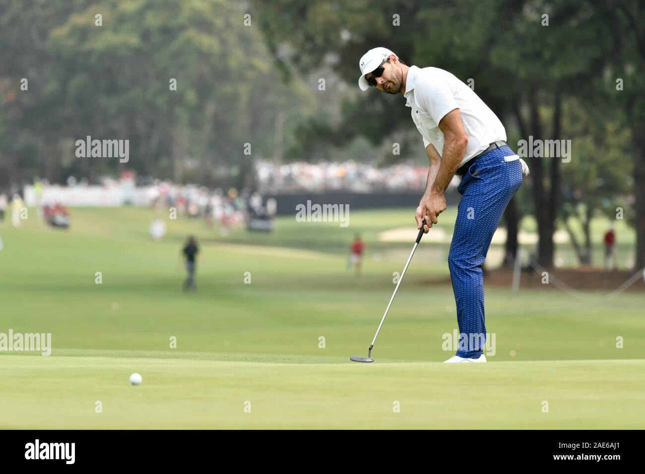 Sydney, New South Wales, Australien. 07 Dez, 2019. ; Die australische Golf Club, Sydney, New South Wales, Australien; PGA Tour Australasien, die Australian Open Golf, 3. Runde; Cameron Tringale der Vereinigten Staaten von Amerika Uhren seinen Schlag rollen Richtung der 16 Quelle: Aktion Plus Sport Bilder/Alamy leben Nachrichten Stockfoto