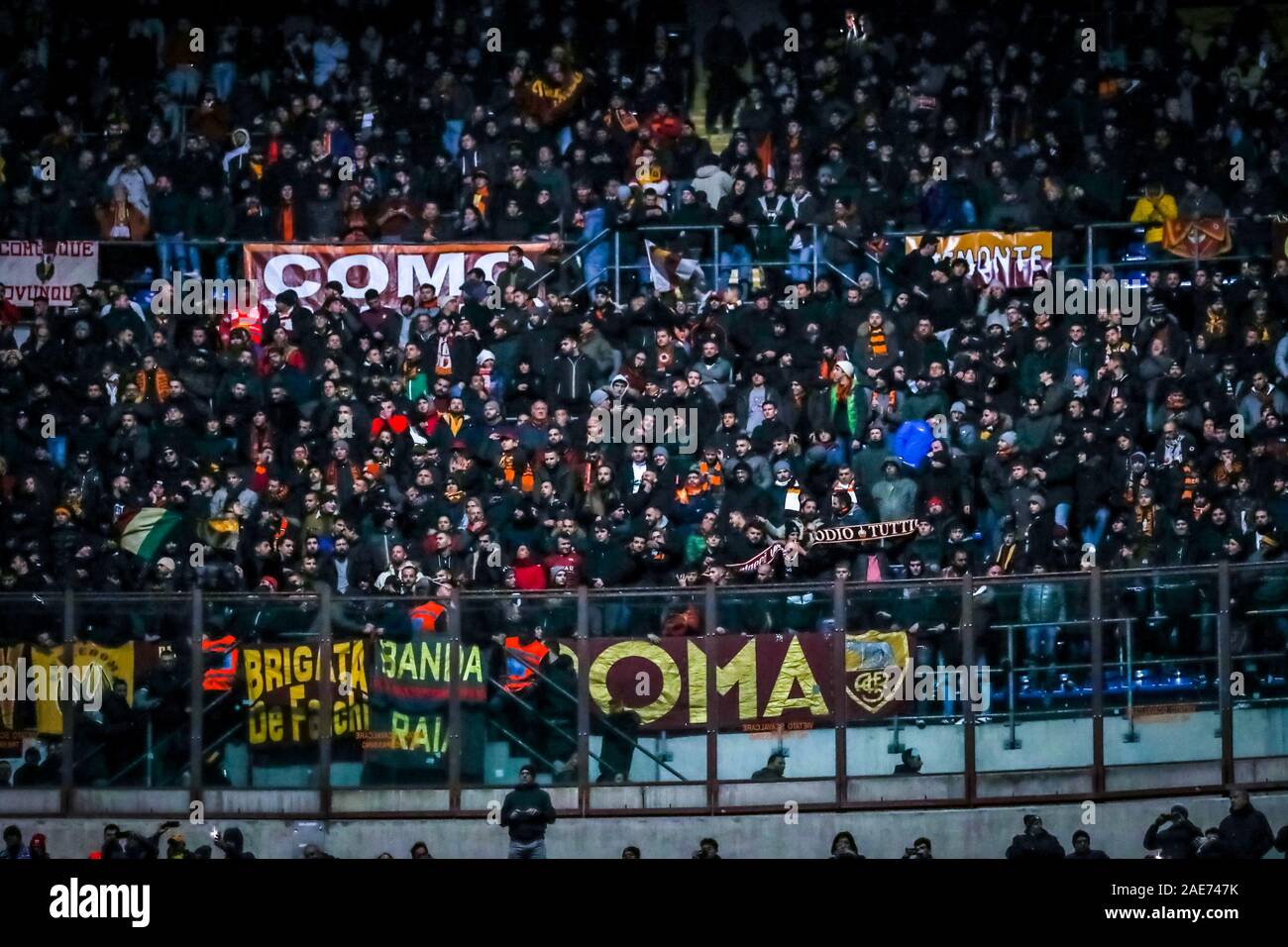 Mailand, Italien. 6 Dez, 2019. Fans als romaduring Inter vs Roma, italienische Fußball Serie A Männer Meisterschaft in Mailand, Italien, 06. Dezember 2019 - LPS/Fabrizio Carabelli Credit: Fabrizio Carabelli/LPS/ZUMA Draht/Alamy leben Nachrichten Stockfoto