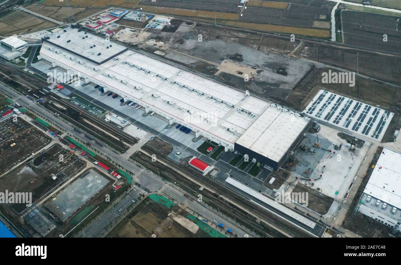 Luftaufnahme der Tesla Gigafactory 3 in Lingang, Shanghai, China am 7. Dezember, 2019. Stockfoto