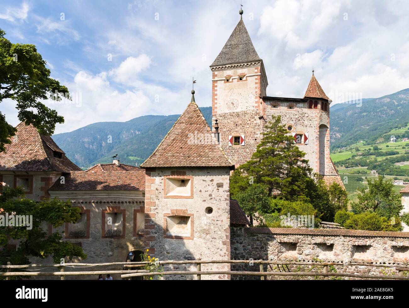 Castel die Trostburg, eine mittelalterliche Burg und Museum in Ponte Gardena (Weidbruck), Südtirol, Italien. Stockfoto