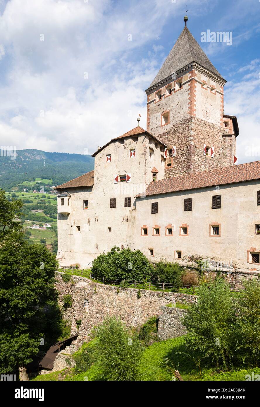 Castel die Trostburg, eine mittelalterliche Burg und Museum in Ponte Gardena (Weidbruck), Südtirol, Italien. Stockfoto