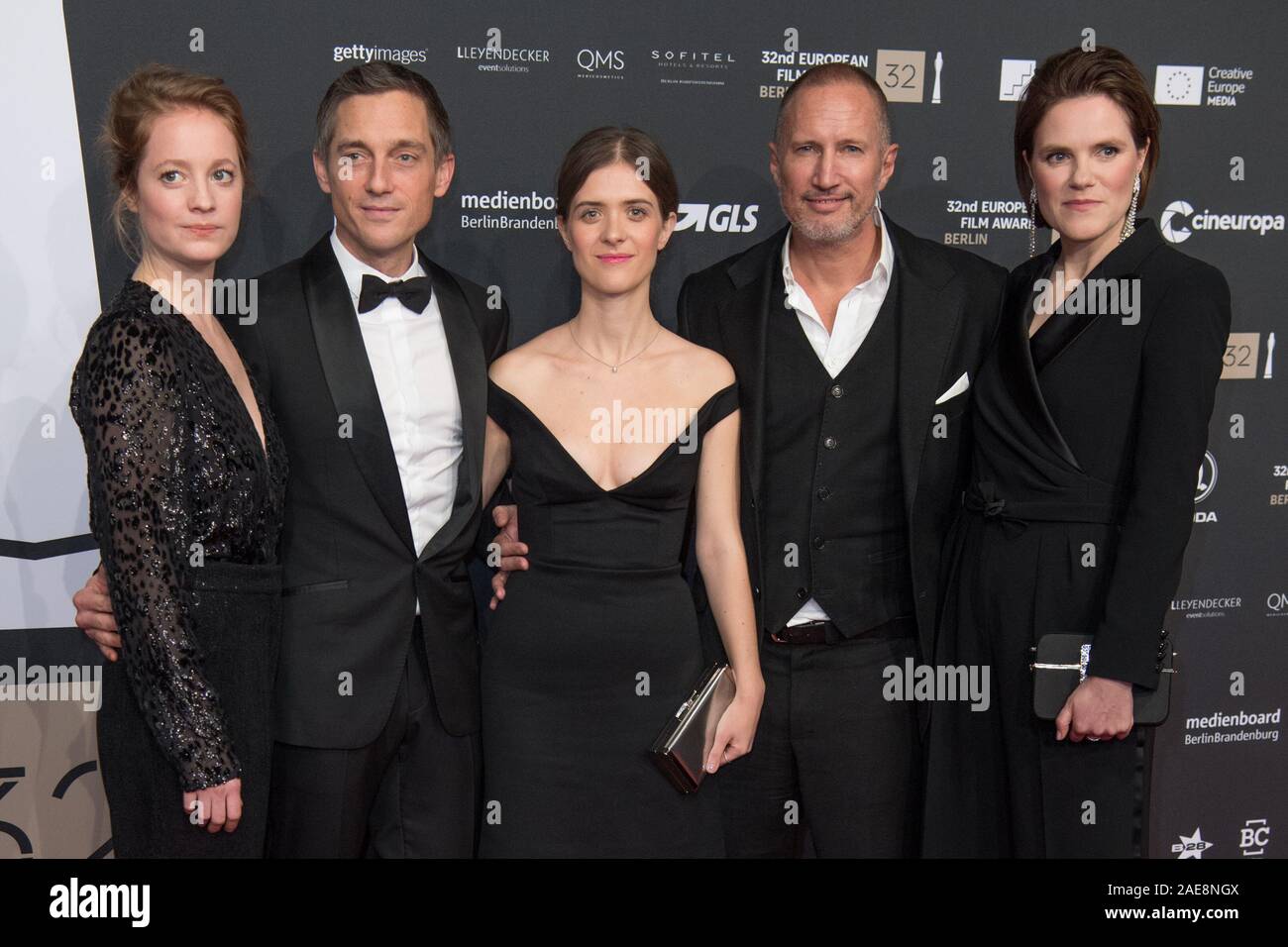 Berlin, Deutschland. 07 Dez, 2019. Die Schauspielerin Leonie Benesch (L-R), Volker Bruch, Liv Lisa Pommes, Benno Führmann und Fritzi Haberlandt für den Europäischen Filmpreis. Quelle: Jörg Carstensen/dpa Quelle: dpa Picture alliance/Alamy Live News/dpa/Alamy Leben Nachrichten Quelle: dpa Picture alliance/Alamy leben Nachrichten Stockfoto