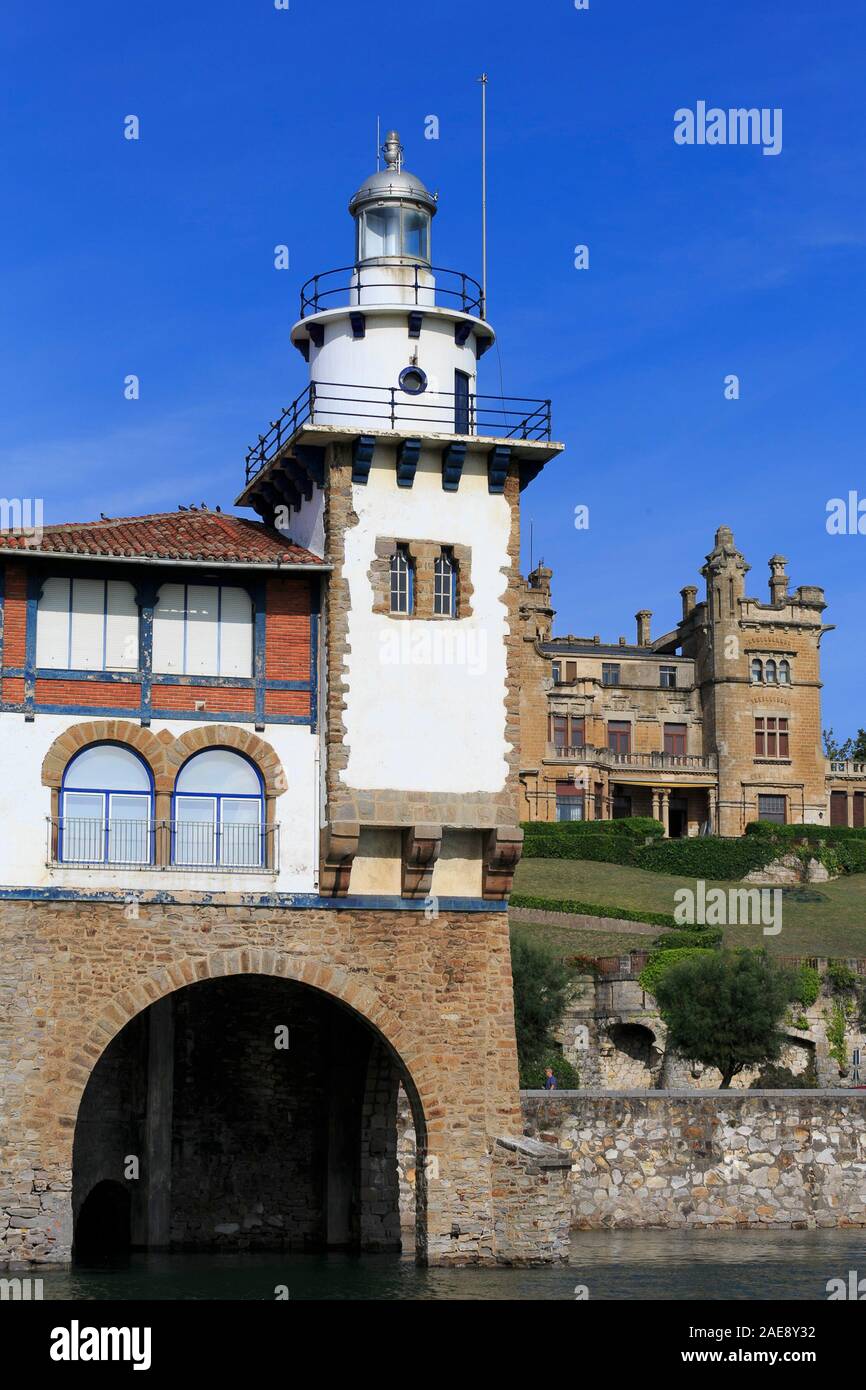 Arriluze Leuchtturm & Coast Guard Station, Getxo Bilbao City, Provinz Biscaya, Spanien Stockfoto