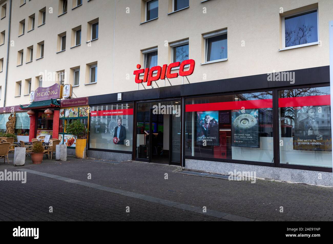 Wolfsburg, Deutschland - Dec 5 2019: Tipico ist eine internationale Wettunternehmen. Neben Deutschland besitzt das Unternehmen Niederlassungen in mehreren Ländern. Stockfoto