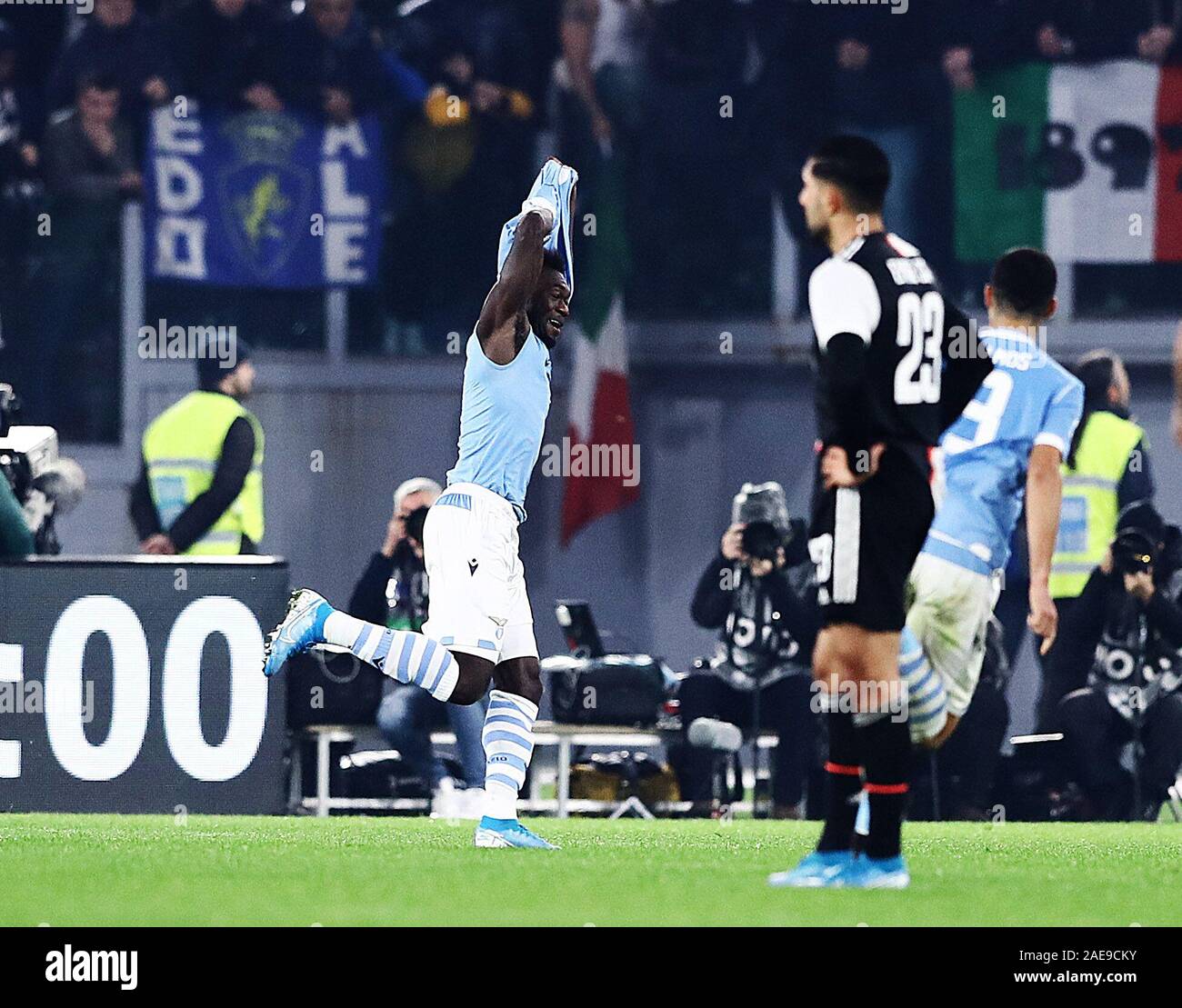 Stadio Olympico, Rom, Italien. 7 Dez, 2019. Serie A Fussball, Lazio gegen Juventus, Lazio der Ecuadorianischen vorwärts Felipe Caicedo feiert, nachdem er in der 95. Minute für 3-1 Credit: Aktion plus Sport/Alamy leben Nachrichten Stockfoto