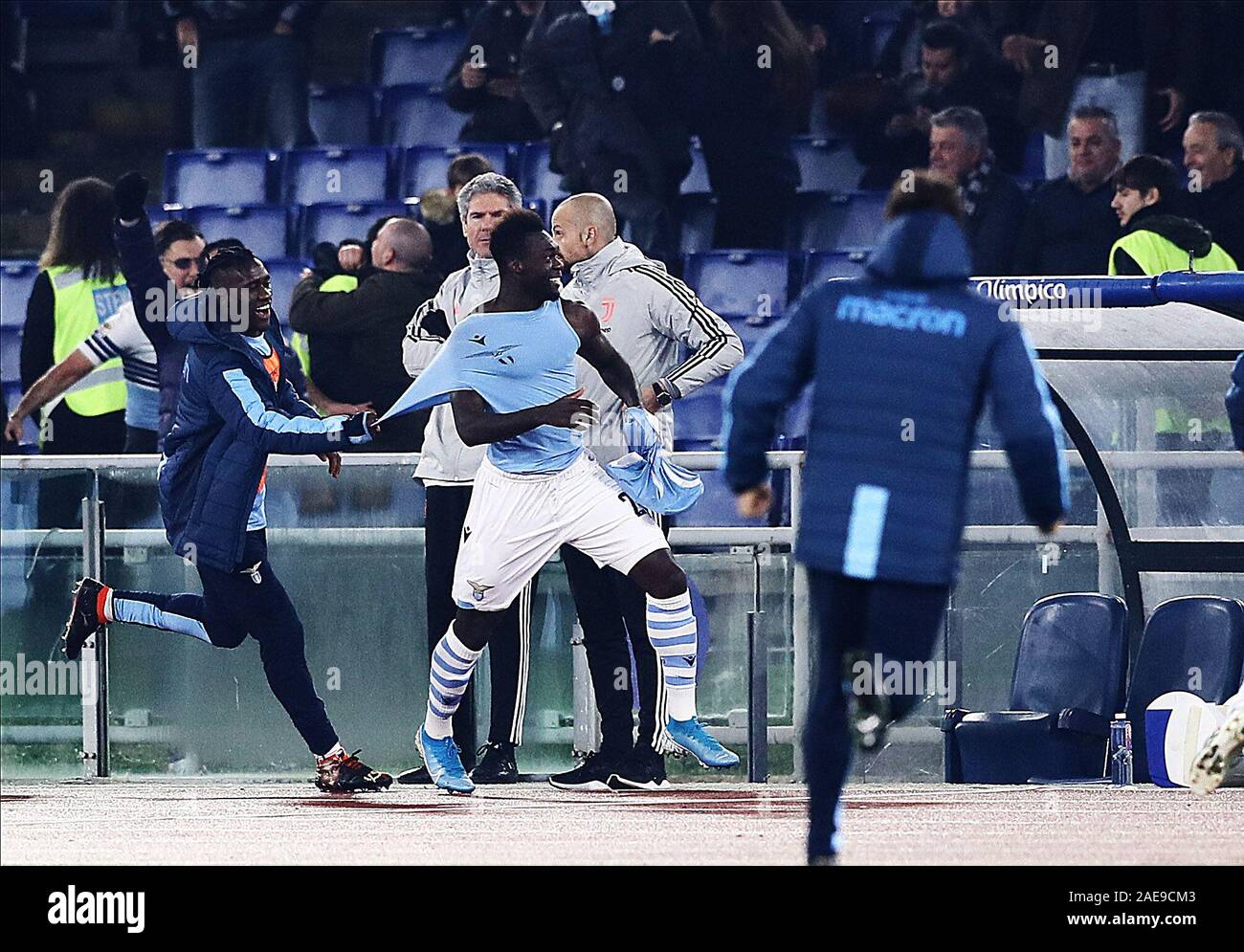 Stadio Olympico, Rom, Italien. 7 Dez, 2019. Serie A Fussball, Lazio gegen Juventus, Lazio der Ecuadorianischen vorwärts Felipe Caicedo feiert, nachdem er in der 95. Minute für 3-1 Credit: Aktion plus Sport/Alamy leben Nachrichten Stockfoto
