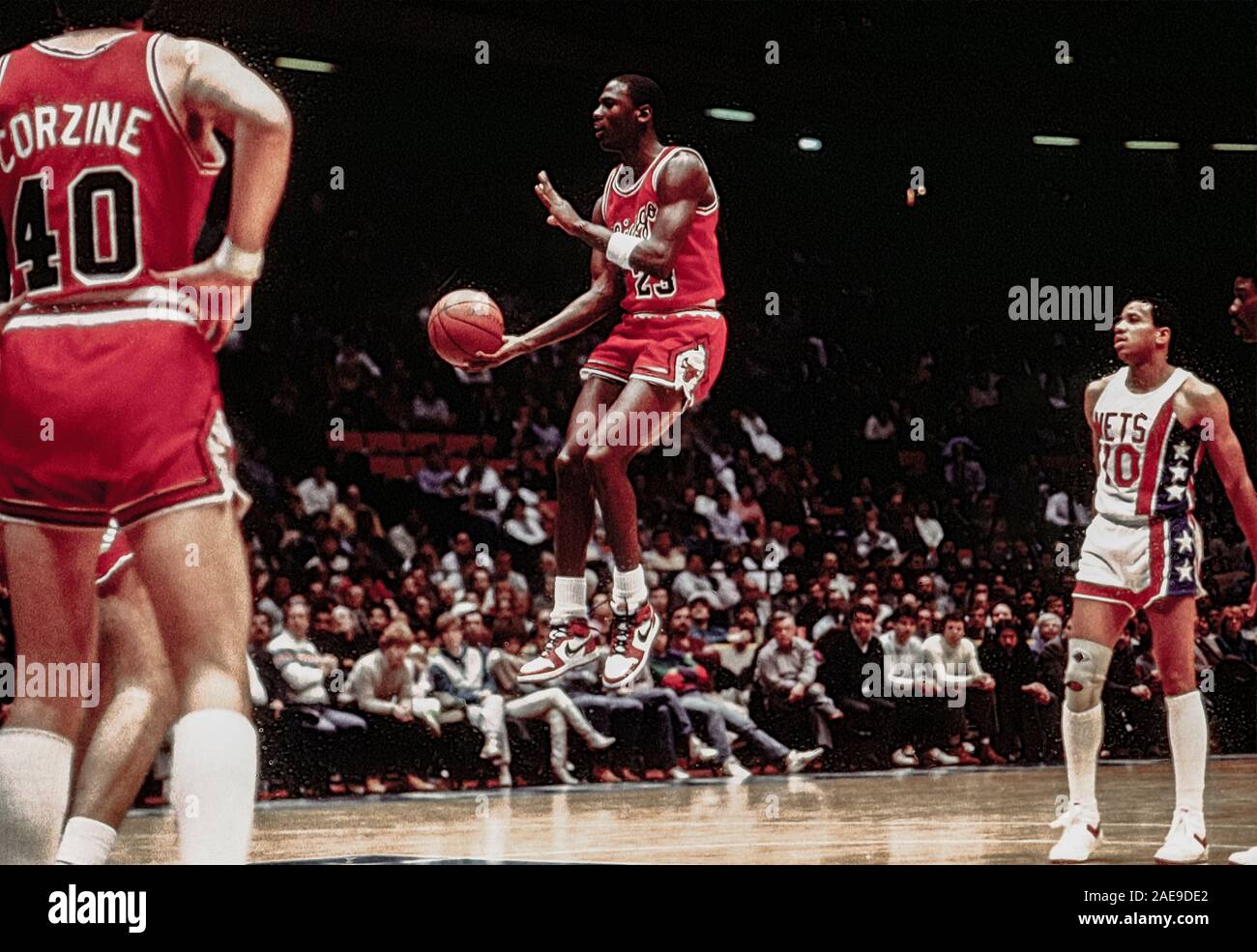 Michael Jordan, Chicago Stier in einem Spiel gegen die New Jersey Nets in 1985. Stockfoto