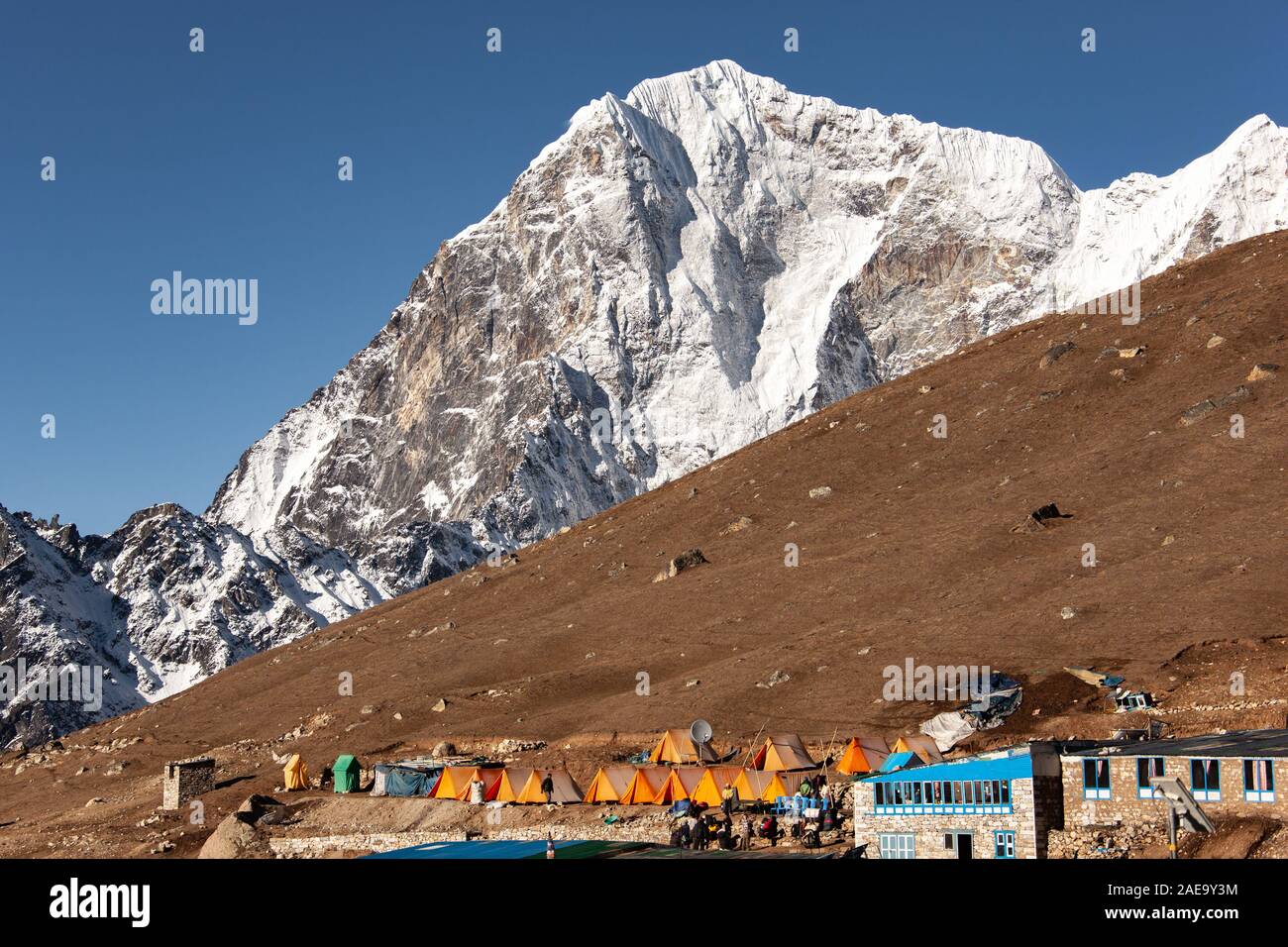 Nepal Wanderweg durch die Berge rund um Everest. Stockfoto