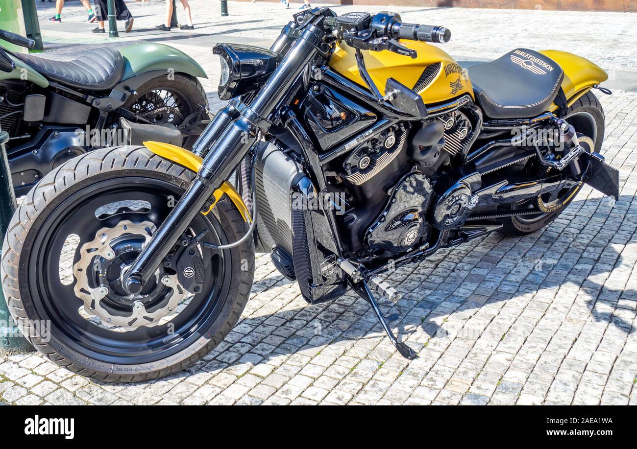 Harley Davidson VRSC Nachtrute Spezialmotorrad in Prag Tschechische Republik. Stockfoto
