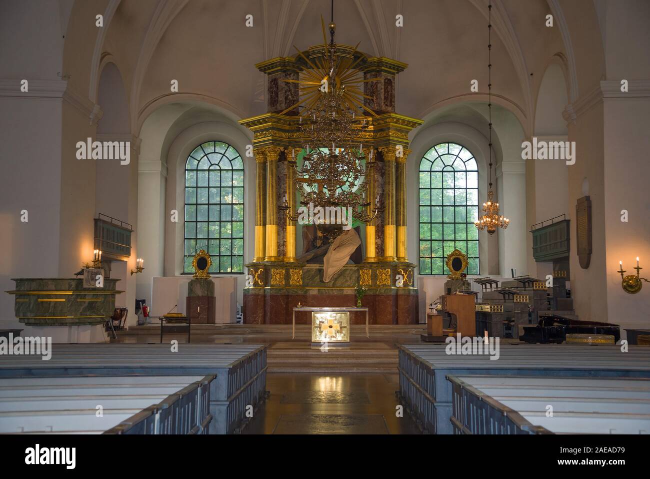 STOCKHOLM, Schweden - 29 AUGUST 2016: Altar der Alten lutherischen Kirche St. Katharina Stockfoto