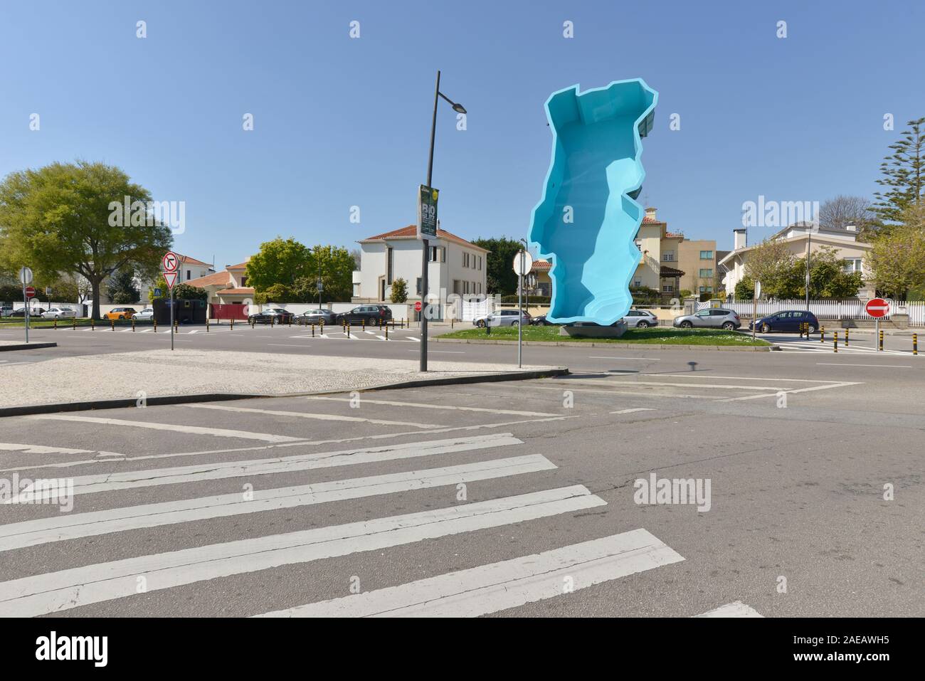 Skulptur mit der Karte von Portugal von Joana Vasconcelos. Ausstellung in der serralves Foundation (Fundação de Serralves in Porto, Portugal (1998) Stockfoto