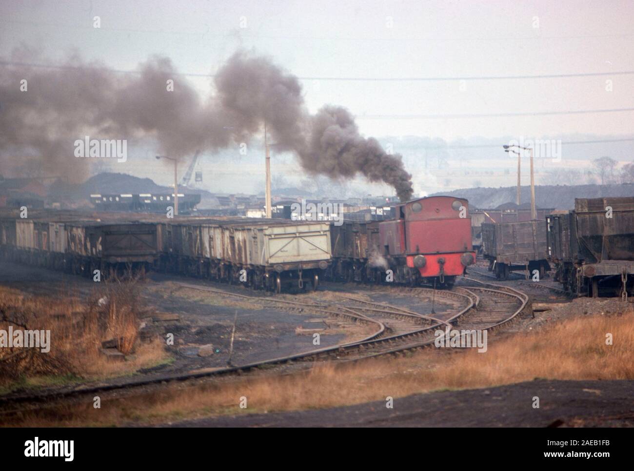 Dampfmaschine rangieren Kohle Wagen in Newmarket Colliery, Wakefield, West Yorkshire, Nordengland, UK, 1974 Stockfoto