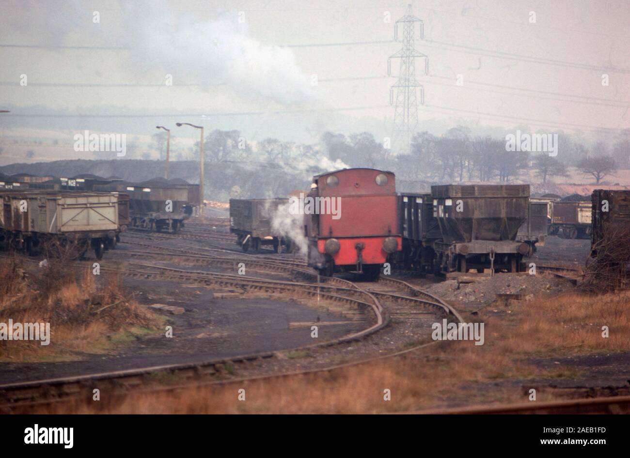 Dampfmaschine rangieren Kohle Wagen in Newmarket Colliery, Wakefield, West Yorkshire, Nordengland, UK, 1974 Stockfoto